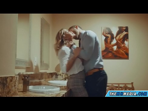 ❤️ Kui rinnakas blondiin võrgutab sind avalikus tualettruumis ❤️❌ Pornovideo at et.fuxporn-com.ru ﹏